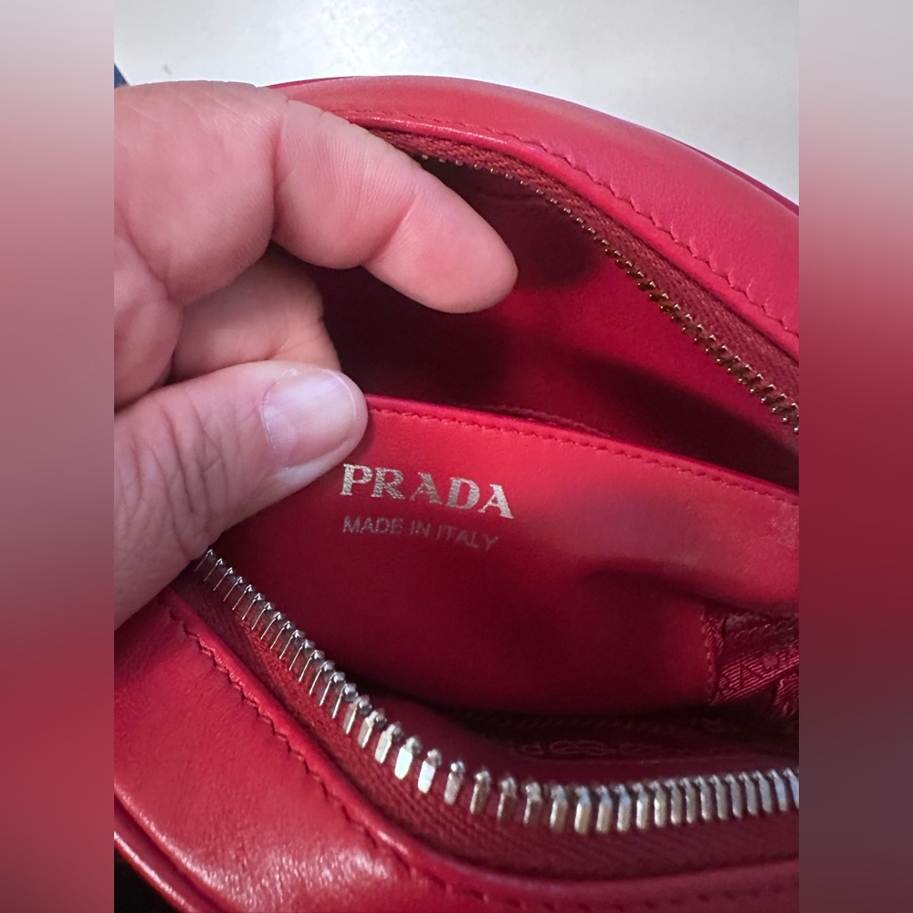 Authentic Prada Red Quilted Leather Shoulder/Crossbody bag-excellent Condition - Picture 4 of 8